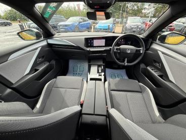 SPOTICAR Vauxhall Astra 1.2 Hybrid Griffin E-dct Euro 6 (s/s) 5dr Used Car - Saloon Hybrid Yellow - Wantage - 1200605948_2