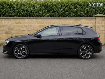 SPOTICAR Vauxhall Astra 1.2 Turbo Ultimate Auto Euro 6 (s/s) 5dr Used Car - Saloon Petrol Black - Ilkeston - 1200608335_4