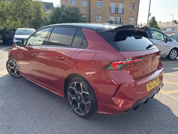 SPOTICAR Vauxhall Astra 1.6 12.4kwh Gs Line Auto Euro 6 (s/s) 5dr Used Car - Saloon Plug-in Hybrid Red - Romford - 1200617781_5