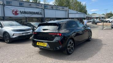 SPOTICAR Vauxhall Astra 1.6 12.4kwh Ultimate Auto Euro 6 (s/s) 5dr Used Car - Saloon Plug-in Hybrid Black - Redditch - 1200619187_3