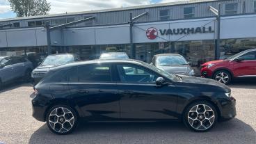 SPOTICAR Vauxhall Astra 1.6 12.4kwh Ultimate Auto Euro 6 (s/s) 5dr Used Car - Saloon Plug-in Hybrid Black - Redditch - 1200619187_5