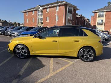 SPOTICAR Vauxhall Astra 1.2 Turbo Ultimate Auto Euro 6 (s/s) 5dr Used Car - Saloon Petrol Yellow - Romford - 1200621642_4