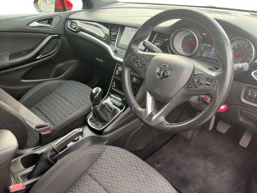 SPOTICAR Vauxhall Astra 1.4i Turbo Sri Nav Euro 6 5dr Used Car - Saloon Petrol Red - Lincoln - 1200635696_5