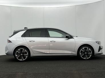 SPOTICAR Vauxhall Astra Astra-e 54kwh Ultimate Auto 5dr Used Car - Saloon Electric Silver - Salisbury - 1200548623_2