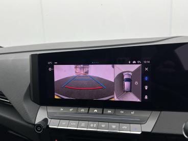 SPOTICAR Vauxhall Astra Astra-e 54kwh Ultimate Auto 5dr Used Car - Saloon Electric Silver - Salisbury - 1200548623_3