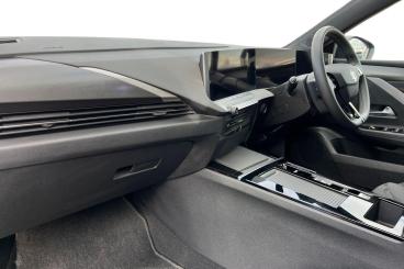 SPOTICAR Vauxhall Astra Astra-e 54kwh Ultimate Auto 5dr Used Car - Saloon Electric Blue - Basildon - 1200554891_2