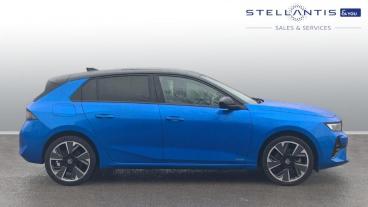 SPOTICAR Vauxhall Astra Astra-e 54kwh Ultimate Auto 5dr Used Car - Saloon Electric Blue - Croydon - 1200573101_2