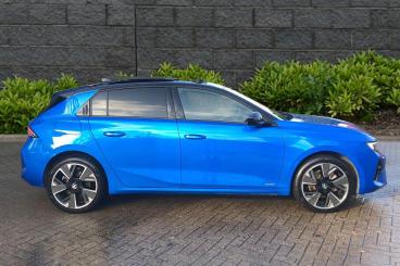 SPOTICAR Vauxhall Astra Astra-e 54kwh Ultimate Auto 5dr Used Car - Saloon Electric Blue - Rugby - 1200581269_3