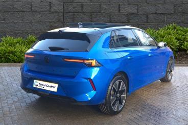 SPOTICAR Vauxhall Astra Astra-e 54kwh Ultimate Auto 5dr Used Car - Saloon Electric Blue - Rugby - 1200581269_5