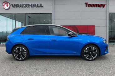 SPOTICAR Vauxhall Astra Astra-e 54kwh Ultimate Auto 5dr Used Car - Saloon Electric Blue - Basildon - 1200583632_4