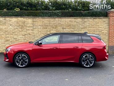 SPOTICAR Vauxhall Astra Astra-e 54kwh Ultimate Sports Tourer Auto 5dr Used Car - Estate Electric Red - Ilkeston - 1200607511_5