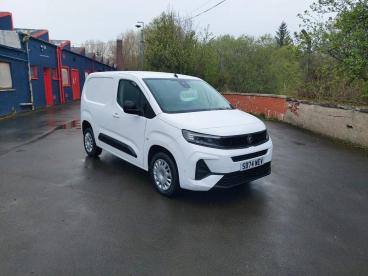 SPOTICAR Vauxhall Combo 1.5 Turbo D 2300 Pro Panel Van Swb Euro 6 (s/s) 5d Used Car - Commercial Vehicle Diesel White - Cumnock - 1200505906_1