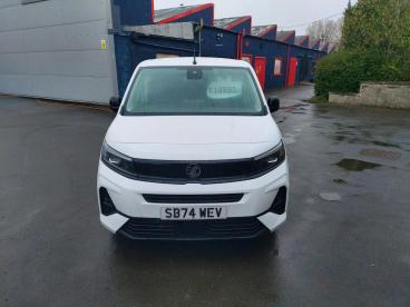 SPOTICAR Vauxhall Combo 1.5 Turbo D 2300 Pro Panel Van Swb Euro 6 (s/s) 5d Used Car - Commercial Vehicle Diesel White - Cumnock - 1200505906_2