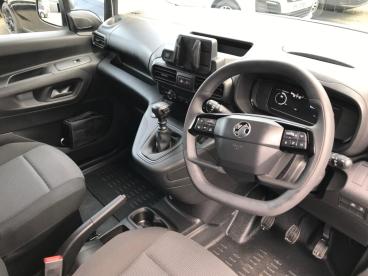 SPOTICAR Vauxhall Combo 1.5 Turbo D 2300 Prime Xl Panel Van Lwb Euro 6 (s/ Used Car - Commercial Vehicle Diesel White - Bangor - 1200536990_3