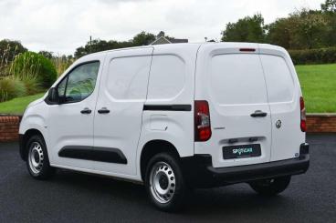 SPOTICAR Vauxhall Combo 1.5 Turbo D 2300 Dynamic L1 H1 Euro 6 5dr Used Car - Commercial Vehicle Diesel White - Ballymena County Antrim - 1200542174_5