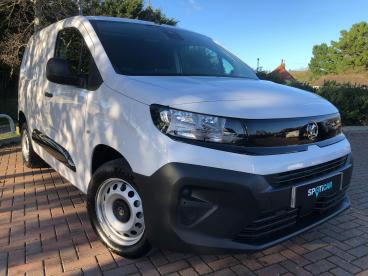 SPOTICAR Vauxhall Combo 1.5 Turbo D 2300 Prime Panel Van Swb Euro 6 (s/s) Used Car - Commercial Vehicle Diesel White - Littlehampton - 1200553508_1
