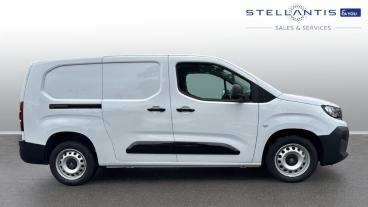 SPOTICAR Vauxhall Combo 1.5 Turbo D 2300 Prime Xl Panel Van Lwb Euro 6 (s/ Used Car - Commercial Vehicle Diesel White - Wimbledon - 1200554589_2