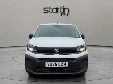 SPOTICAR Vauxhall Combo 1.5 Turbo D 2300 Prime-plus Panel Van Auto Swb Eur Used Car - Commercial Vehicle Diesel White - Redditch - 1200557252_1