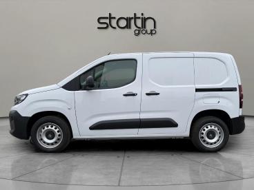SPOTICAR Vauxhall Combo 1.5 Turbo D 2300 Prime-plus Panel Van Auto Swb Eur Used Car - Commercial Vehicle Diesel White - Redditch - 1200557252_3