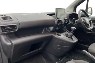 SPOTICAR Vauxhall Combo 1.5 Turbo D 2300 Prime L2 H1 Euro 6 (s/s) 6dr Used Car - Commercial Vehicle Diesel White - Basildon - 1200558664_2