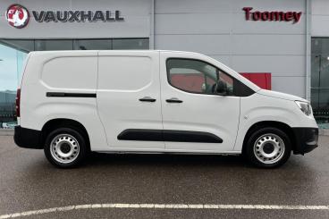 SPOTICAR Vauxhall Combo 1.5 Turbo D 2300 Prime L2 H1 Euro 6 (s/s) 6dr Used Car - Commercial Vehicle Diesel White - Basildon - 1200558664_4