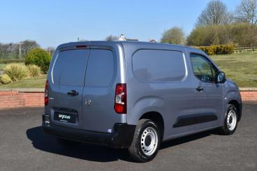 SPOTICAR Vauxhall Combo 1.5 Turbo D 2000 Dynamic L1 H1 Euro 6 5dr Used Car - Commercial Vehicle Diesel Grey - Ballymena County Antrim - 1200559794_4