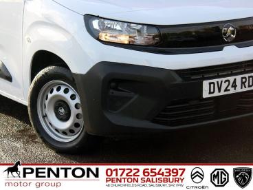 SPOTICAR Vauxhall Combo 1.5 Turbo D 2300 Prime Panel Van Swb Euro 6 (s/s) Used Car - Commercial Vehicle Diesel White - Salisbury - 1200565300_3