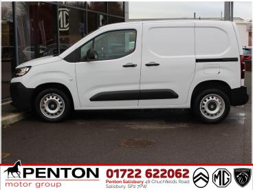 SPOTICAR Vauxhall Combo 1.5 Turbo D 2300 Prime Panel Van Swb Euro 6 (s/s) Used Car - Commercial Vehicle Diesel White - Salisbury - 1200565301_2