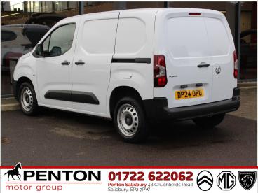 SPOTICAR Vauxhall Combo 1.5 Turbo D 2300 Prime Panel Van Swb Euro 6 (s/s) Used Car - Commercial Vehicle Diesel White - Salisbury - 1200565301_3