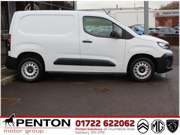 SPOTICAR Vauxhall Combo 1.5 Turbo D 2300 Prime Panel Van Swb Euro 6 (s/s) Used Car - Commercial Vehicle Diesel White - Salisbury - 1200565301_4