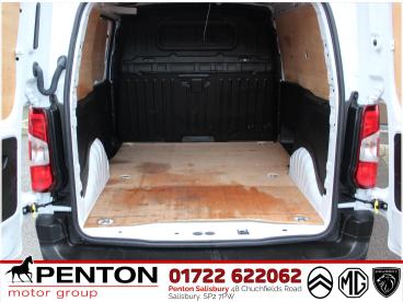 SPOTICAR Vauxhall Combo 1.5 Turbo D 2300 Prime Panel Van Swb Euro 6 (s/s) Used Car - Commercial Vehicle Diesel White - Salisbury - 1200565301_5