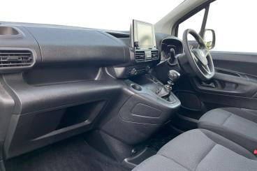 SPOTICAR Vauxhall Combo 1.5 Turbo D 2300 Sportive L1 H1 Euro 6 4dr Used Car - Commercial Vehicle Diesel Grey - Basildon - 1200566928_2