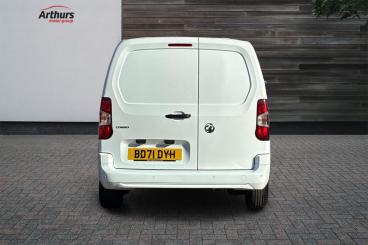 SPOTICAR Vauxhall Combo 1.5 Turbo D 2300 Sportive L2 H1 Euro 6 4dr Used Car - Commercial Vehicle Diesel White - Oswestry - 1200580248_4