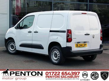 SPOTICAR Vauxhall Combo 1.5 Turbo D 2300 Prime Panel Van Swb Euro 6 (s/s) Used Car - Commercial Vehicle Diesel White - Salisbury - 1200586882_4