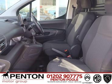SPOTICAR Vauxhall Combo 1.5 Turbo D 2300 Prime Panel Van Swb Euro 6 (s/s) Used Car - Commercial Vehicle Diesel White - Poole - 1200594297_2