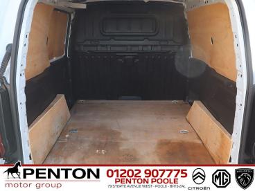 SPOTICAR Vauxhall Combo 1.5 Turbo D 2300 Prime Panel Van Swb Euro 6 (s/s) Used Car - Commercial Vehicle Diesel White - Poole - 1200594297_3