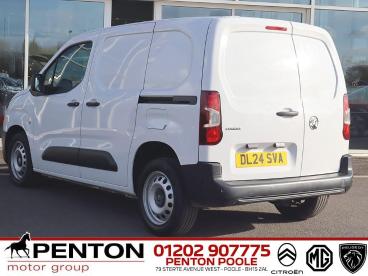 SPOTICAR Vauxhall Combo 1.5 Turbo D 2300 Prime Panel Van Swb Euro 6 (s/s) Used Car - Commercial Vehicle Diesel White - Poole - 1200594297_4
