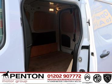 SPOTICAR Vauxhall Combo 1.5 Turbo D 2300 Prime Panel Van Swb Euro 6 (s/s) Used Car - Commercial Vehicle Diesel White - Christchurch - 1200599458_4