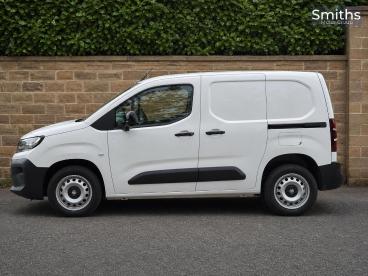 SPOTICAR Vauxhall Combo 1.5 Turbo D 2300 Prime-plus Panel Van Swb Euro 6 ( Used Car - Commercial Vehicle Diesel White - Ilkeston - 1200607755_4