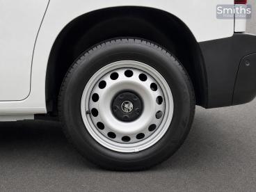 SPOTICAR Vauxhall Combo 1.5 Turbo D 2300 Prime-plus Panel Van Swb Euro 6 ( Used Car - Commercial Vehicle Diesel White - Ilkeston - 1200607755_5