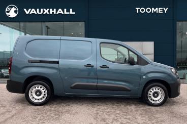 SPOTICAR Vauxhall Combo 1.5 Turbo D 2300 Prime Auto L2 H1 Euro 6 (s/s) 6dr Used Car - Commercial Vehicle Diesel Blue - Basildon - 1200612084_4