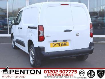 SPOTICAR Vauxhall Combo 1.5 Turbo D 2300 Dynamic L1 H1 Euro 6 4dr Used Car - Commercial Vehicle Diesel White - Poole - 1200614529_4