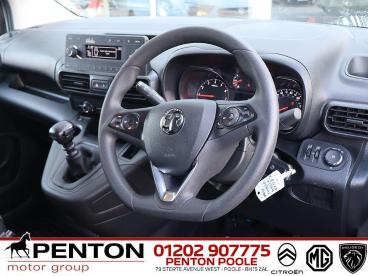 SPOTICAR Vauxhall Combo 1.5 Turbo D 2300 Dynamic L1 H1 Euro 6 4dr Used Car - Commercial Vehicle Diesel White - Poole - 1200614529_5