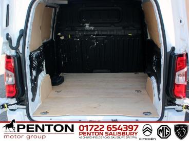SPOTICAR Vauxhall Combo 1.5 Turbo D 2300 Pro Panel Van Swb Euro 6 (s/s) 5d Used Car - Commercial Vehicle Diesel White - Salisbury - 1200614567_4