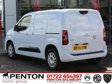 SPOTICAR Vauxhall Combo 1.5 Turbo D 2300 Pro Panel Van Swb Euro 6 (s/s) 5d Used Car - Commercial Vehicle Diesel White - Salisbury - 1200614567_5