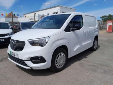 SPOTICAR Vauxhall Combo 100kw Pro 52kwh H1 Van Auto Used Car - Commercial Vehicle Electric White - Colchester - 1200614940_3