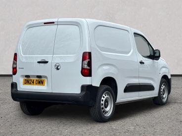 SPOTICAR Vauxhall Combo 1.5 Turbo D 2300 Prime Panel Van Swb Euro 6 (s/s) Used Car - Commercial Vehicle Diesel White - Gloucester - 1200615561_2