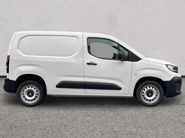SPOTICAR Vauxhall Combo 1.5 Turbo D 2300 Prime Panel Van Swb Euro 6 (s/s) Used Car - Commercial Vehicle Diesel White - Gloucester - 1200615569_5