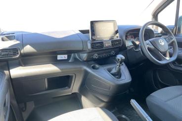 SPOTICAR Vauxhall Combo 1.5 Turbo D 2300 Prime Crew Van L2 Euro 6 (s/s) 6d Used Car - Commercial Vehicle Diesel White - Basildon - 1200617061_2