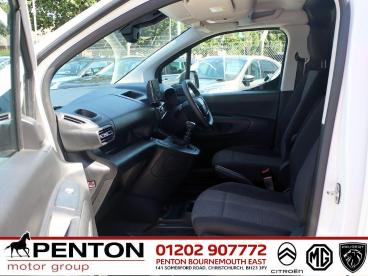 SPOTICAR Vauxhall Combo 1.5 Turbo D 2300 Prime Panel Van Swb Euro 6 (s/s) Used Car - Commercial Vehicle Diesel White - Christchurch - 1200618119_3